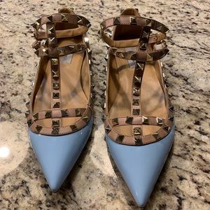 🚫SOLD🚫 🆕 Jiu lu stud flats